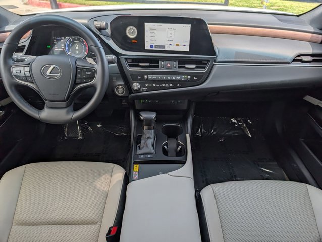 Used 2025 Lexus ES 300h w/ Premium Package FWD image 18