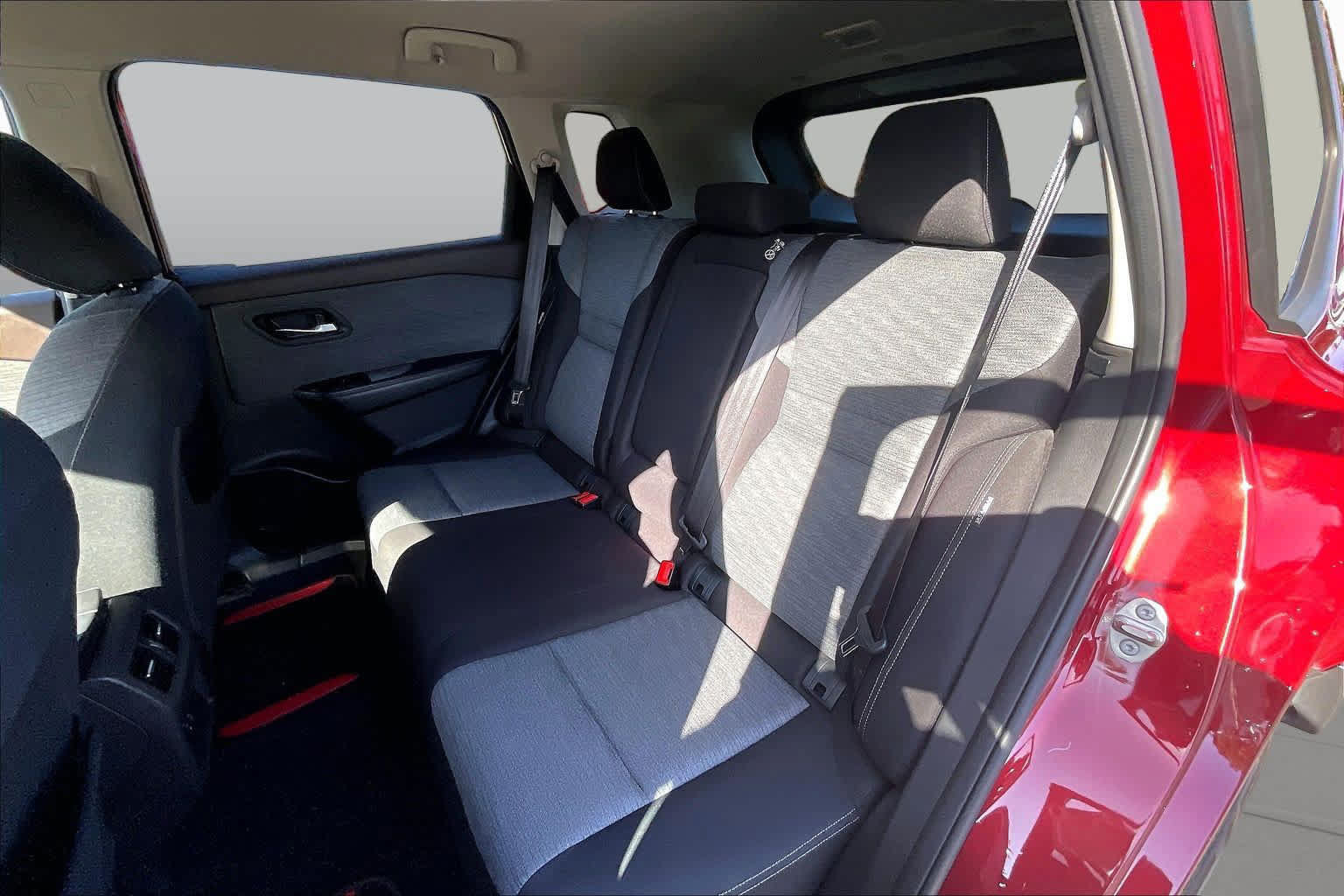 Used 2021 Nissan Rogue SV FWD image 20