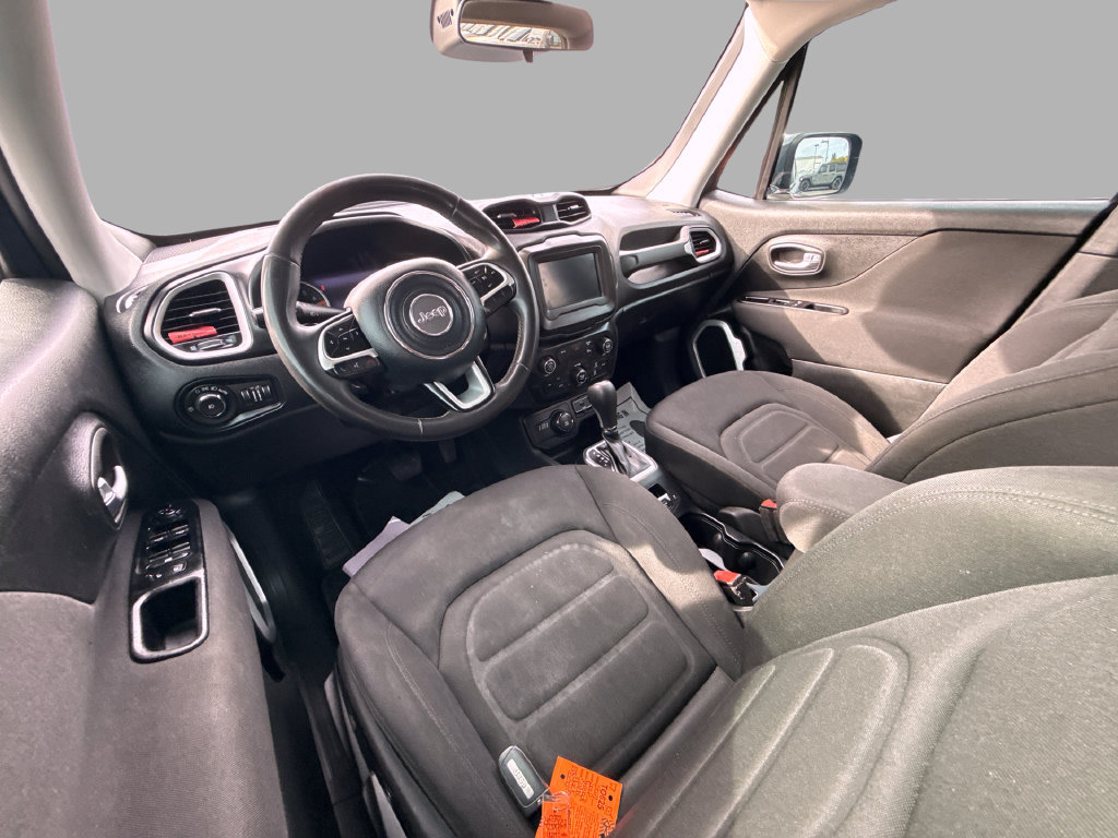 Used 2021 Jeep Renegade Latitude AWD/4WD image 12