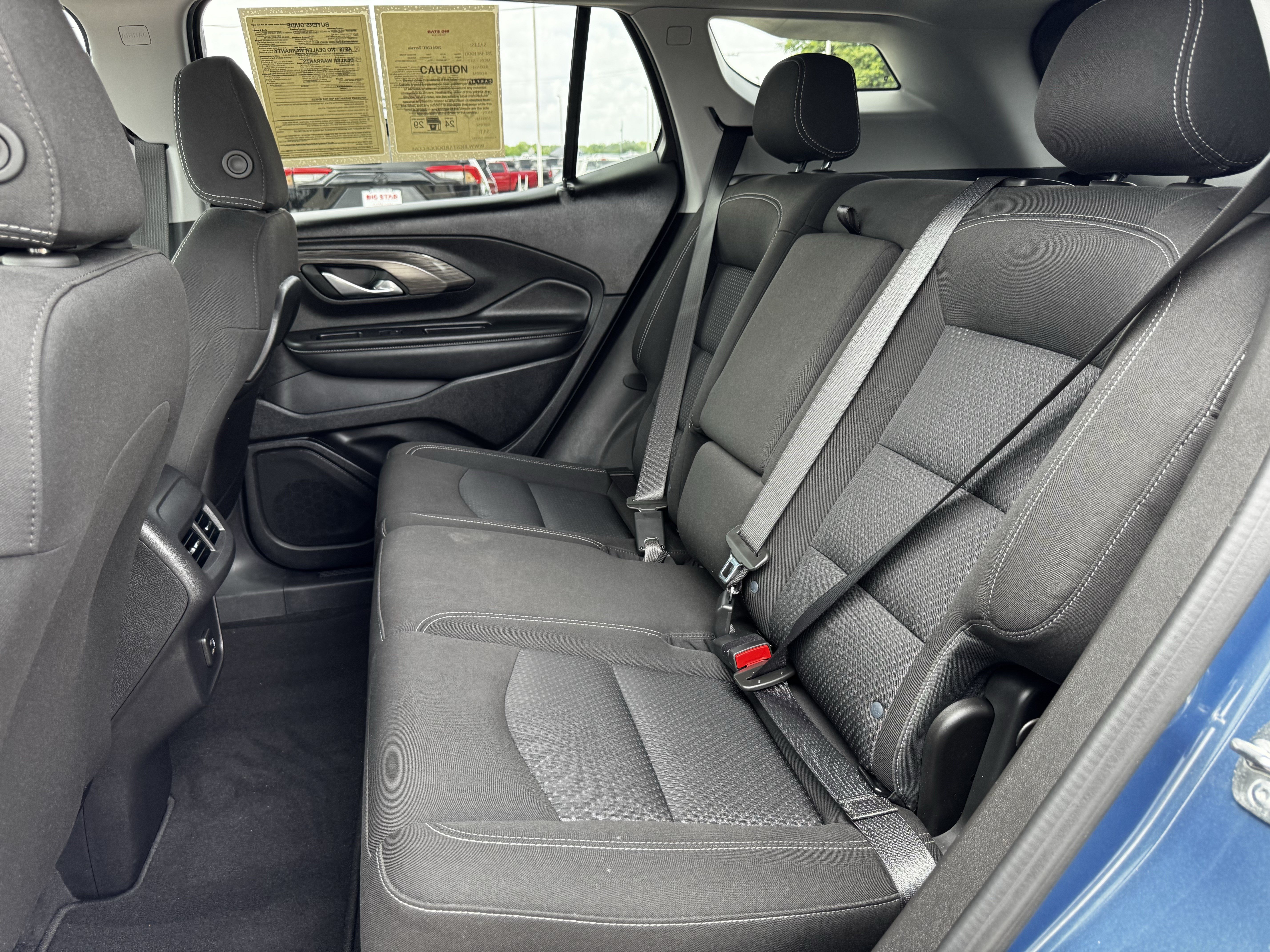 Used 2024 GMC Terrain SLE w/ Driver Convenience Package FWD image 29