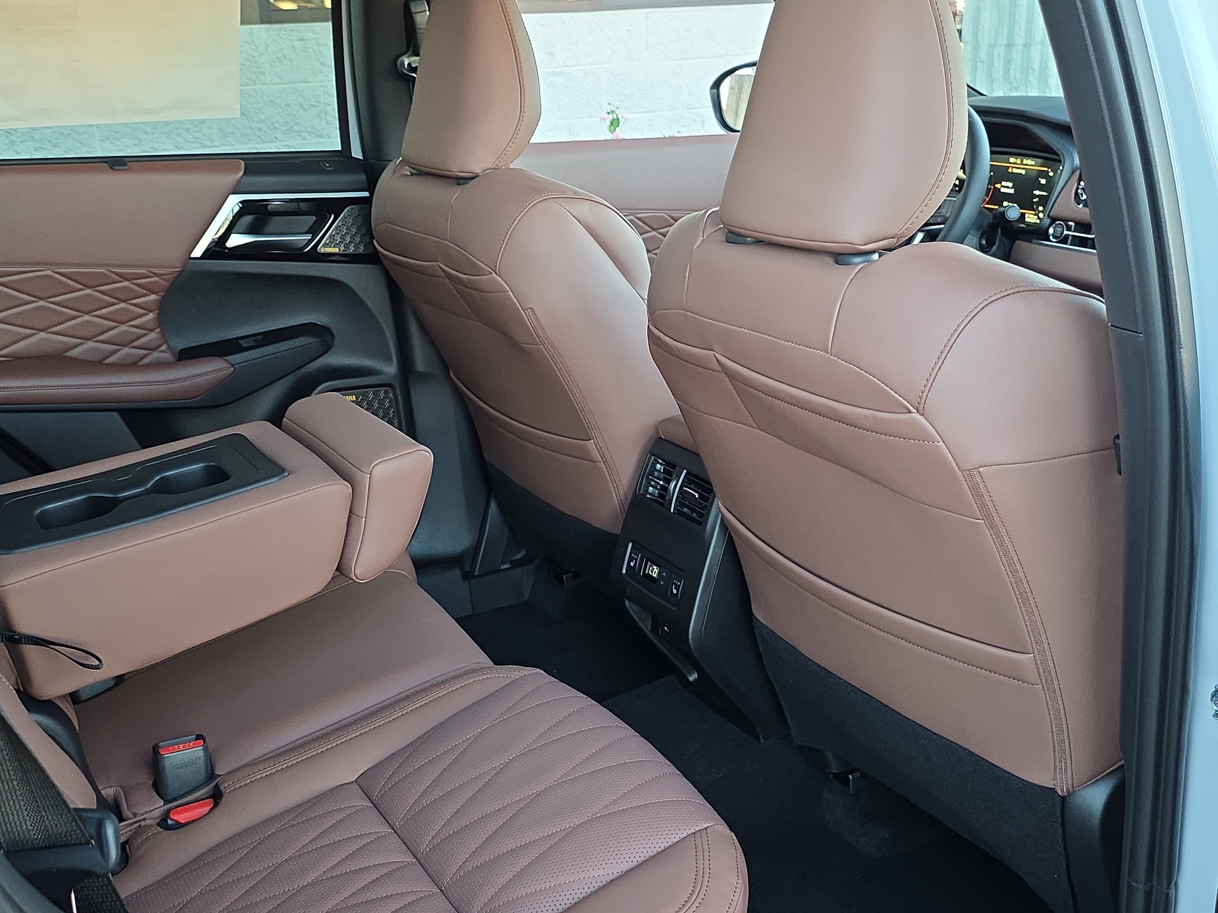 New 2026 Mitsubishi Outlander SEL image 32