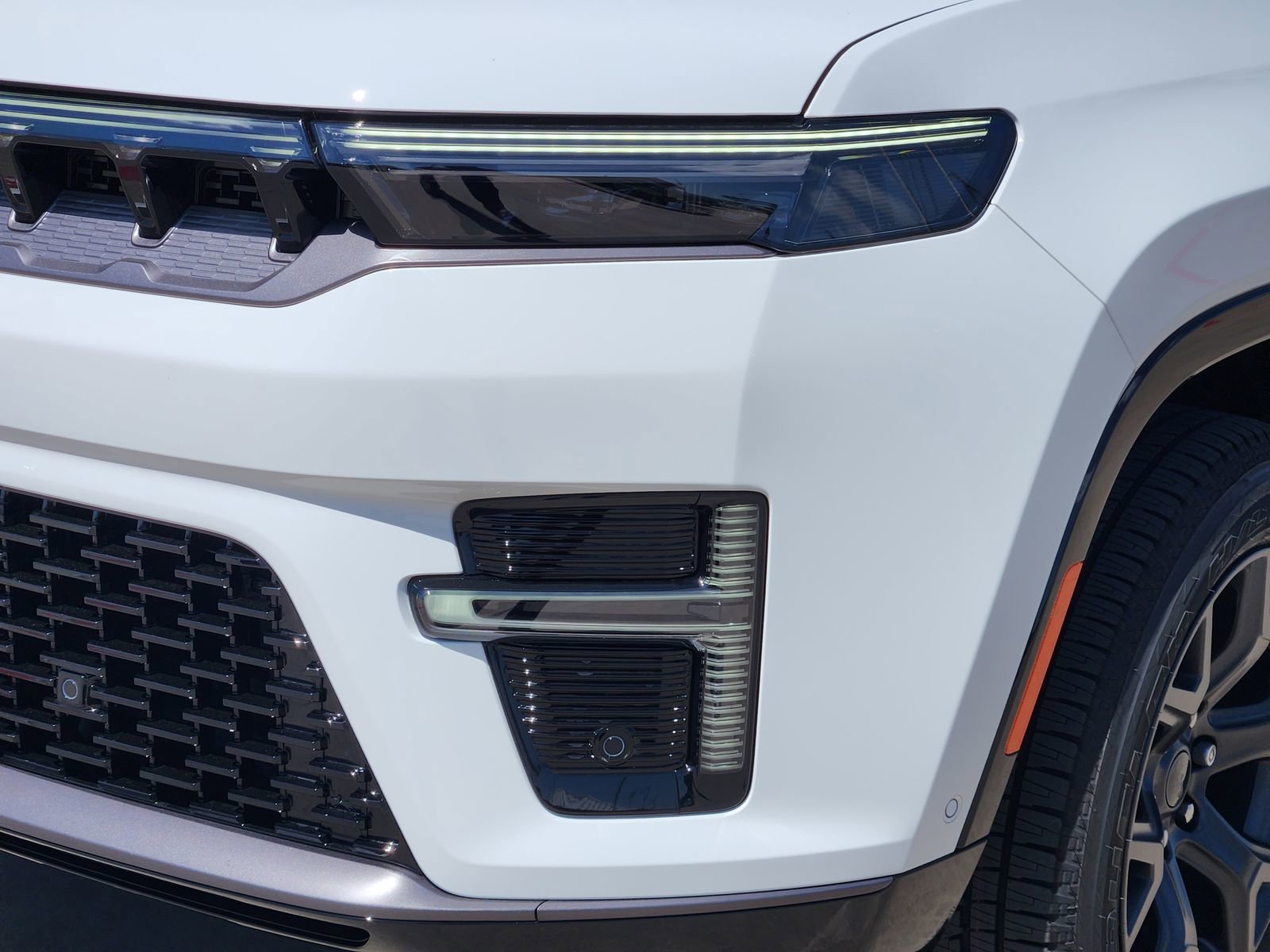 New 2026 Jeep Grand Wagoneer L Limited AWD/4WD image 9