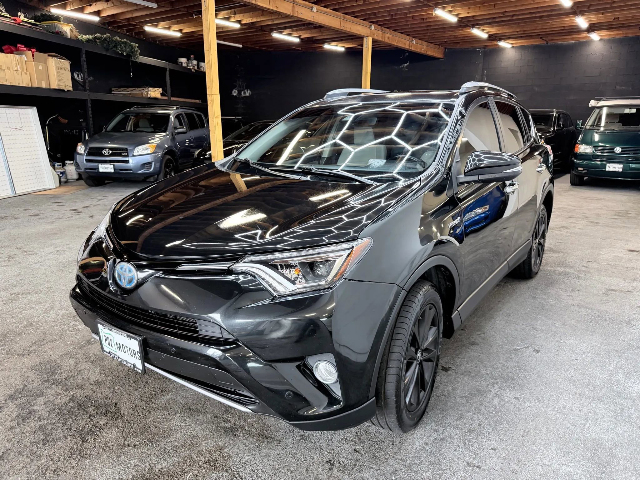 Used 2017 Toyota RAV4 Limited AWD/4WD image 6