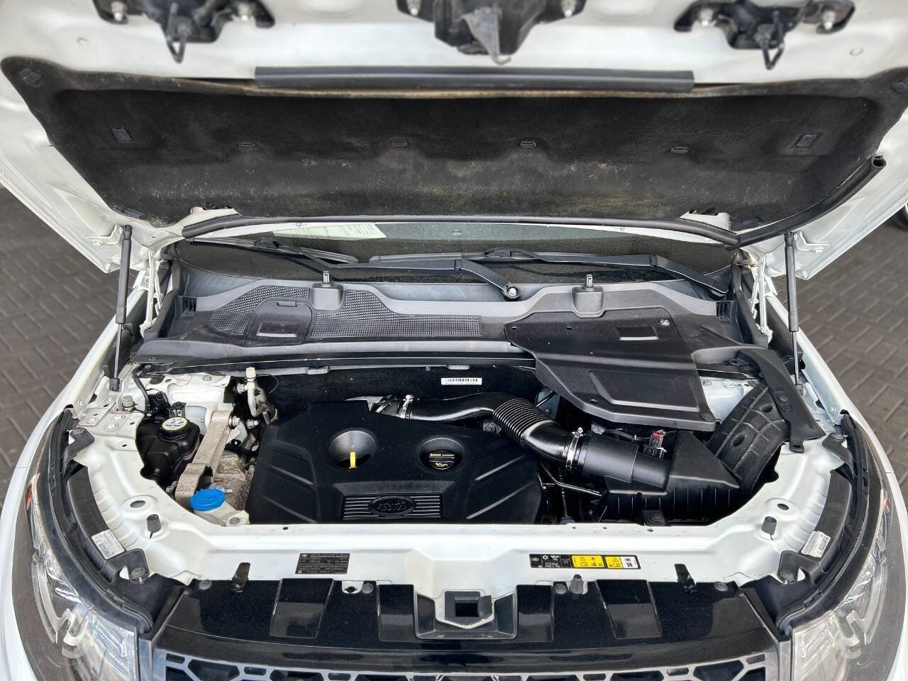 Used 2017 Land Rover Discovery Sport HSE AWD/4WD image 92