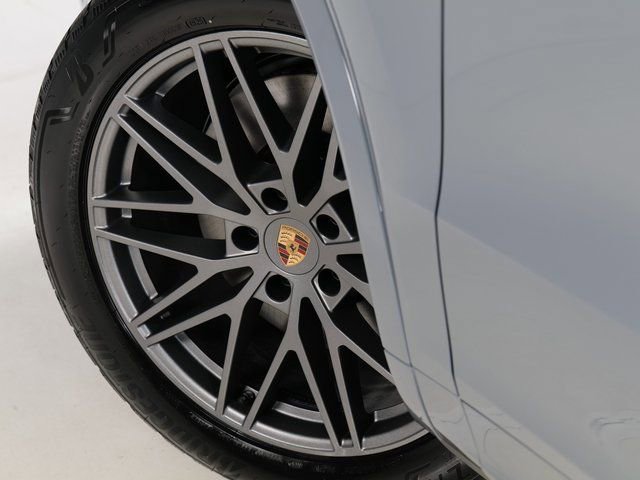 New 2026 Porsche Cayenne image 32