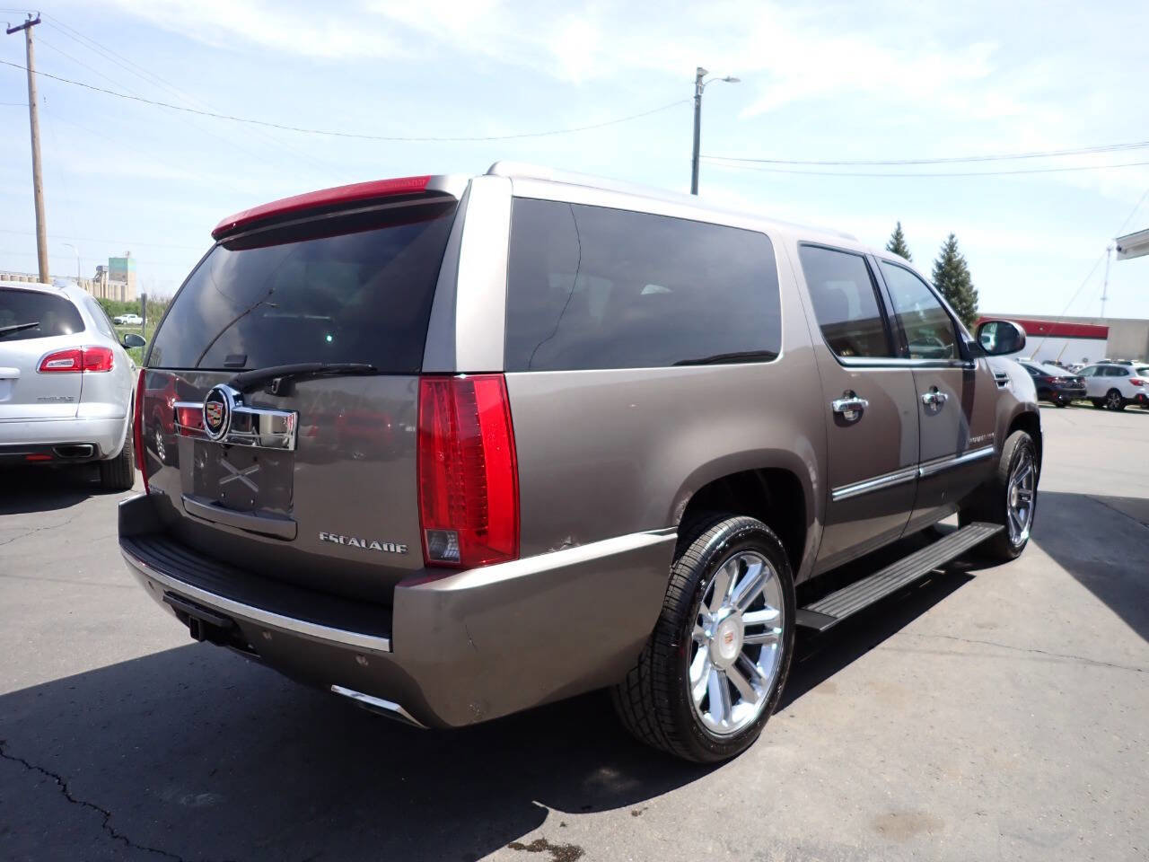 Used 2014 Cadillac Escalade ESV Platinum AWD/4WD image 6