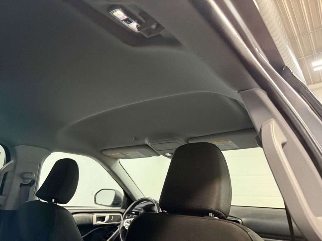 Used 2022 Ford Explorer XLT image 17