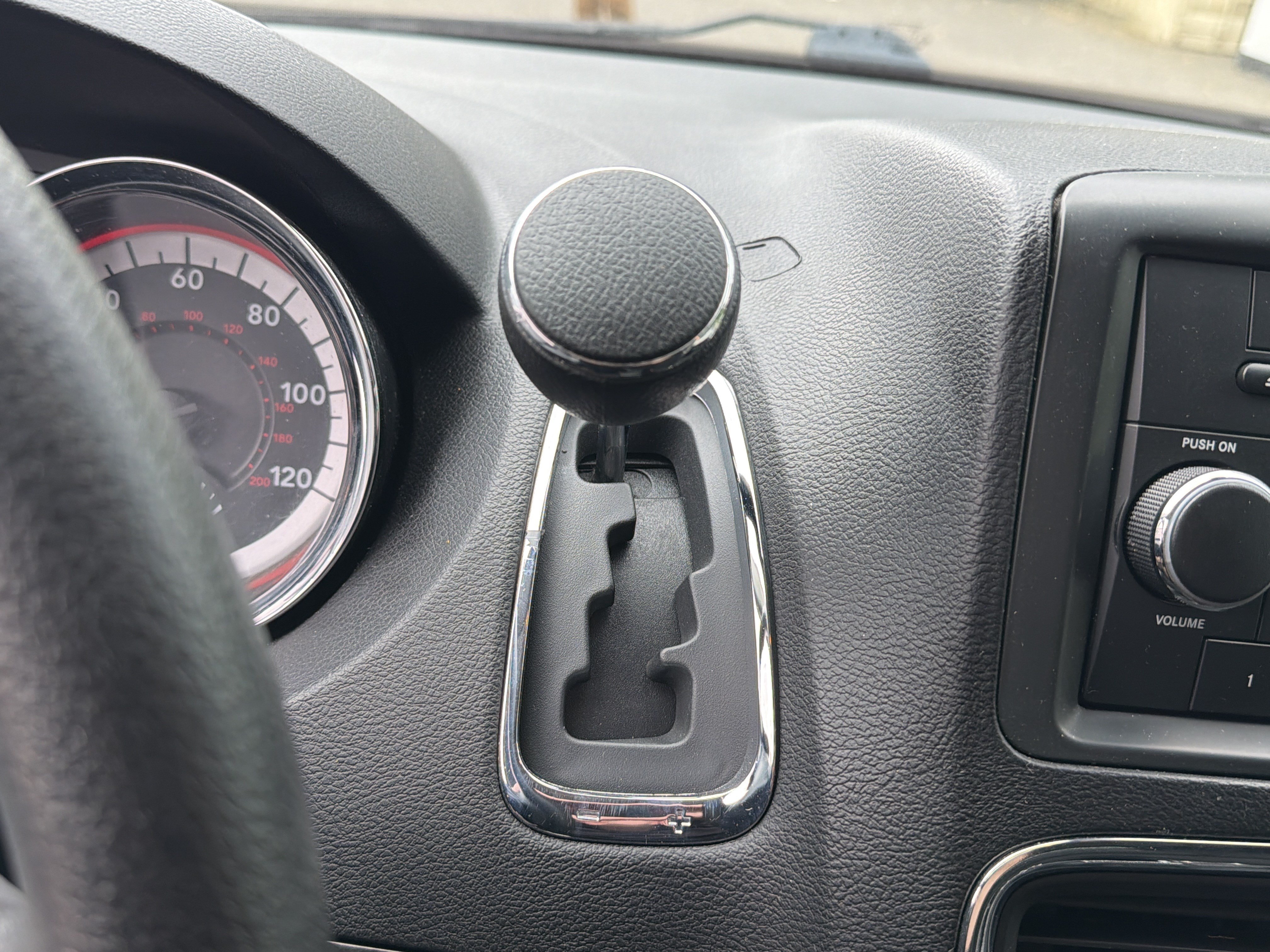 Used 2019 Dodge Grand Caravan w/ UConnect Hands-Free Group FWD image 20