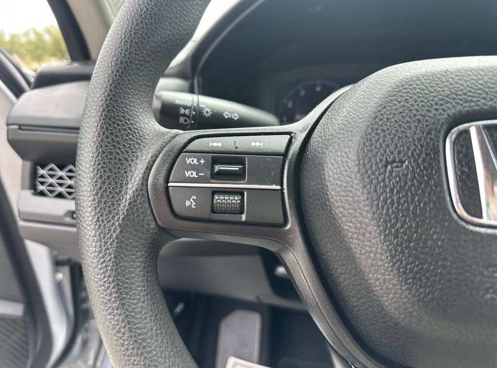 Used 2025 Honda Accord SE image 15