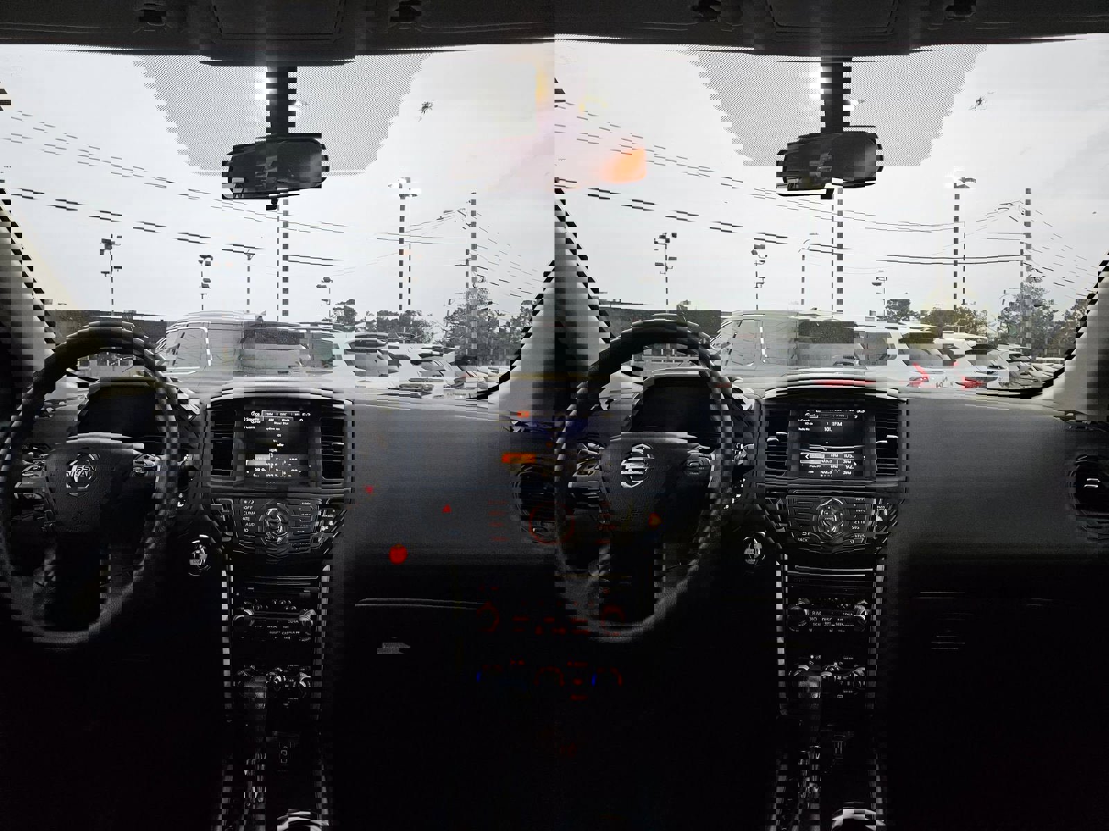 Used 2020 Nissan Pathfinder S image 26