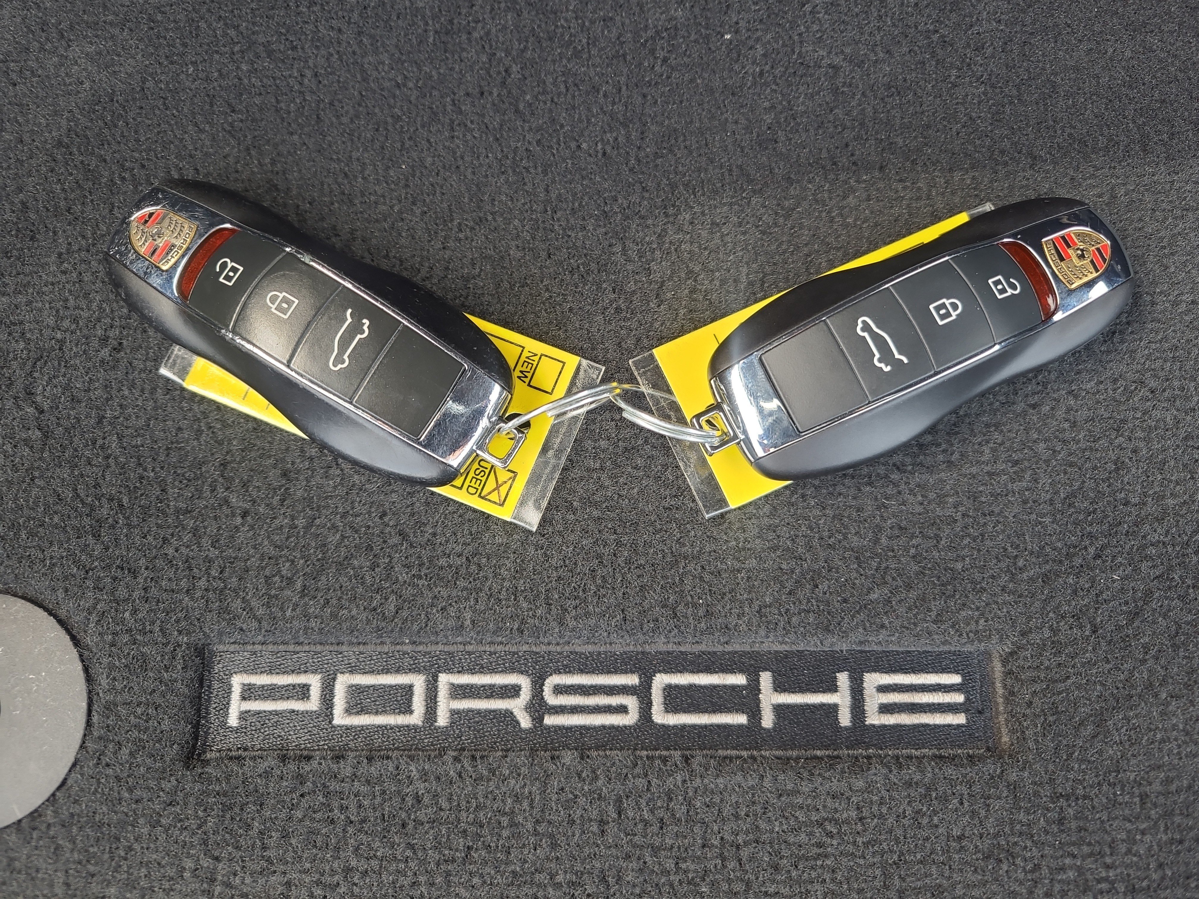 Used 2021 Porsche Macan AWD/4WD image 32