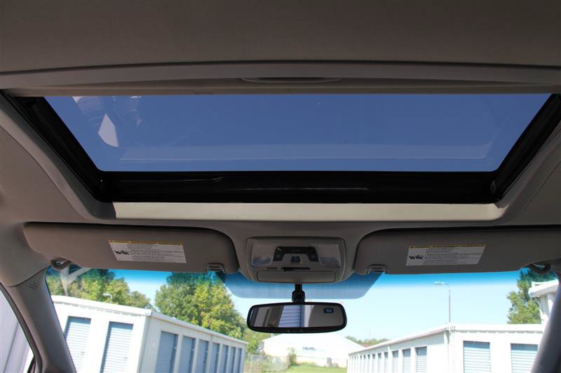 Used 2016 Toyota Sienna XLE w/ XLE Navigation Package FWD image 39