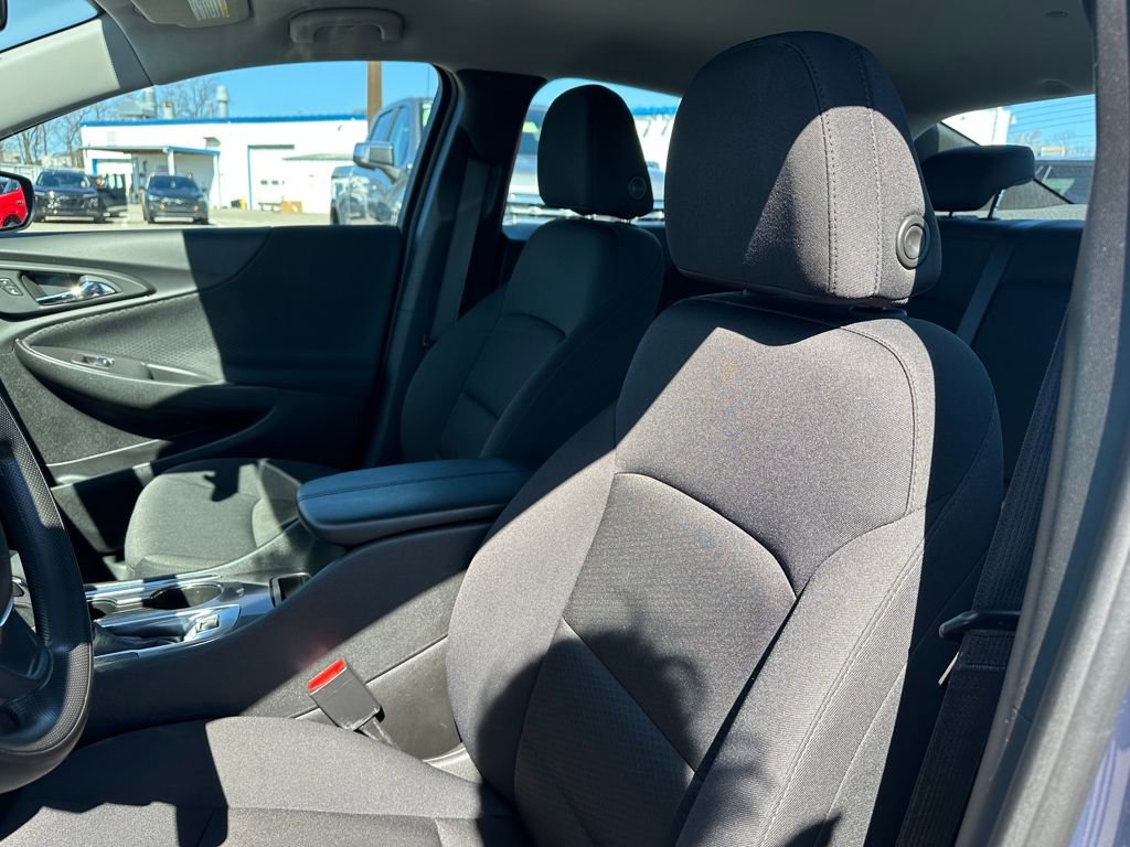 Used 2025 Chevrolet Malibu LT image 24
