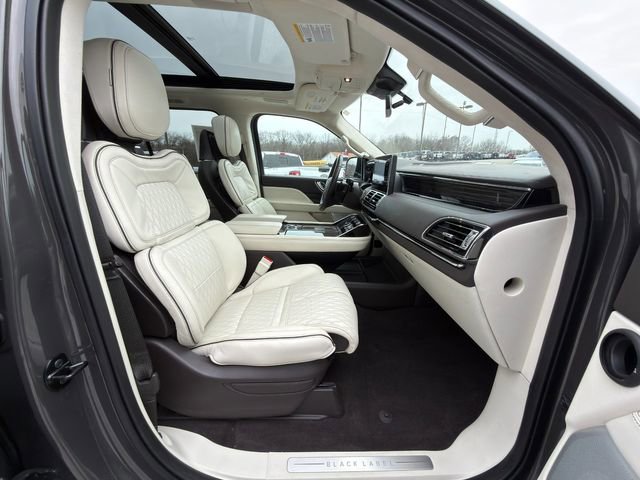 Used 2023 Lincoln Navigator Black Label image 9