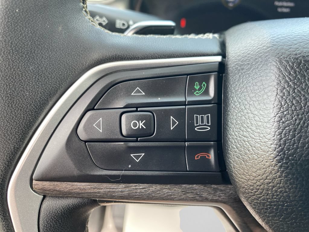 Used 2023 Jeep Grand Cherokee L Limited AWD/4WD image 19