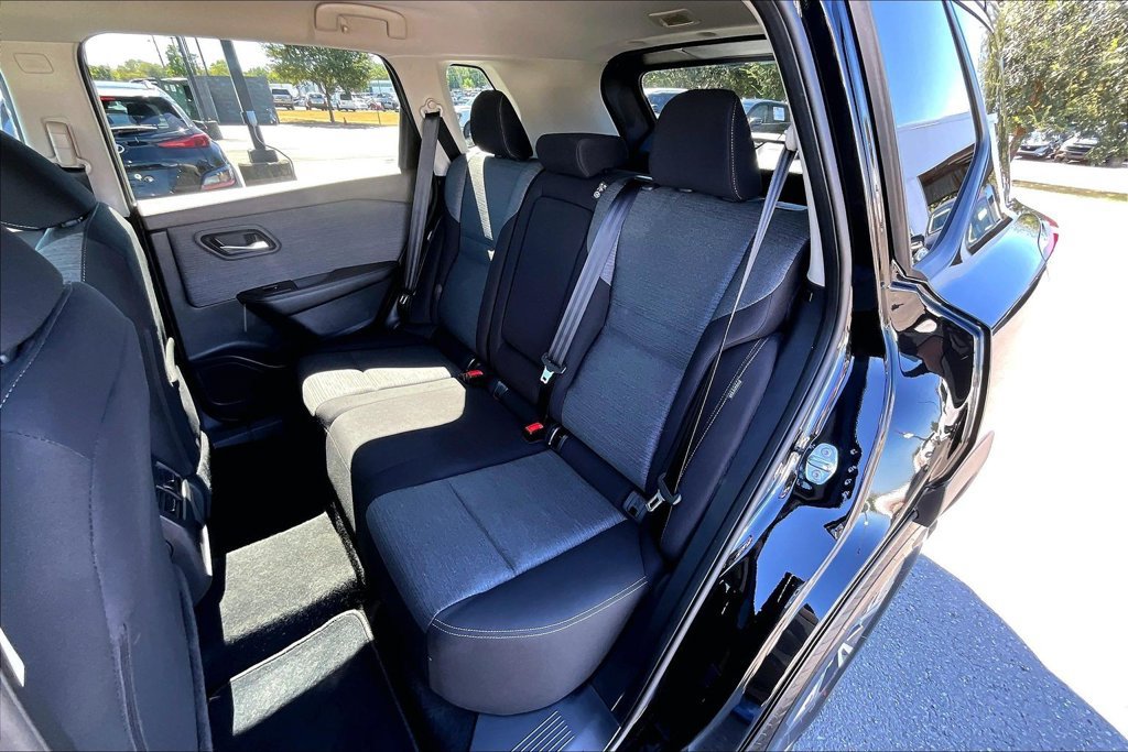 Used 2023 Nissan Rogue SV AWD/4WD image 24