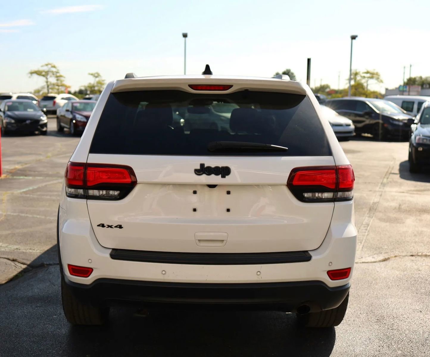 Used 2018 Jeep Grand Cherokee Laredo image 6