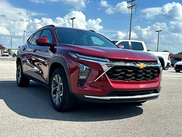 Used 2024 Chevrolet Trax LT w/ Sunroof Package FWD image 10