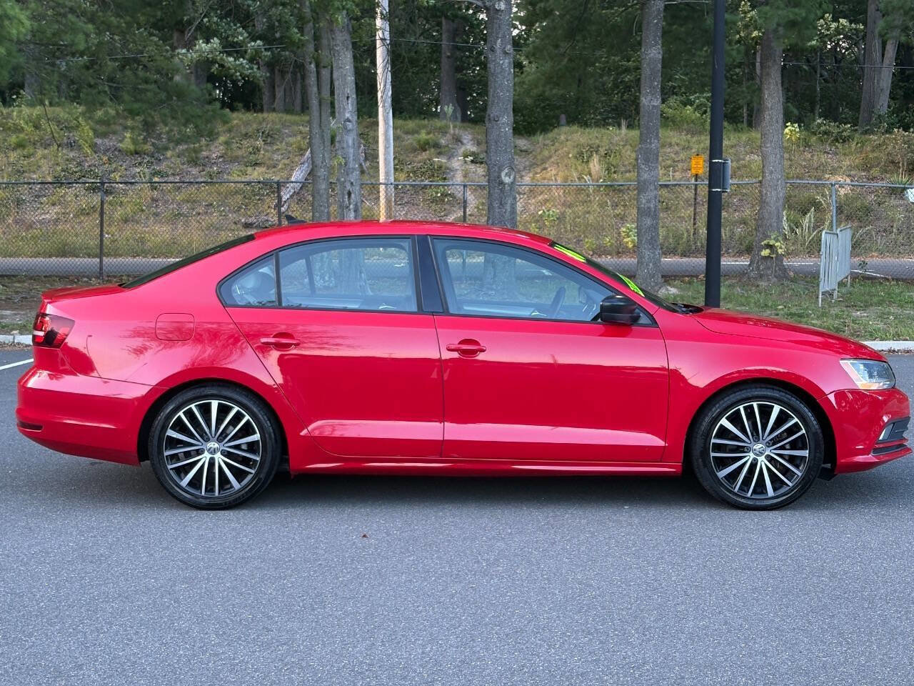 Used 2016 Volkswagen Jetta Sport image 5
