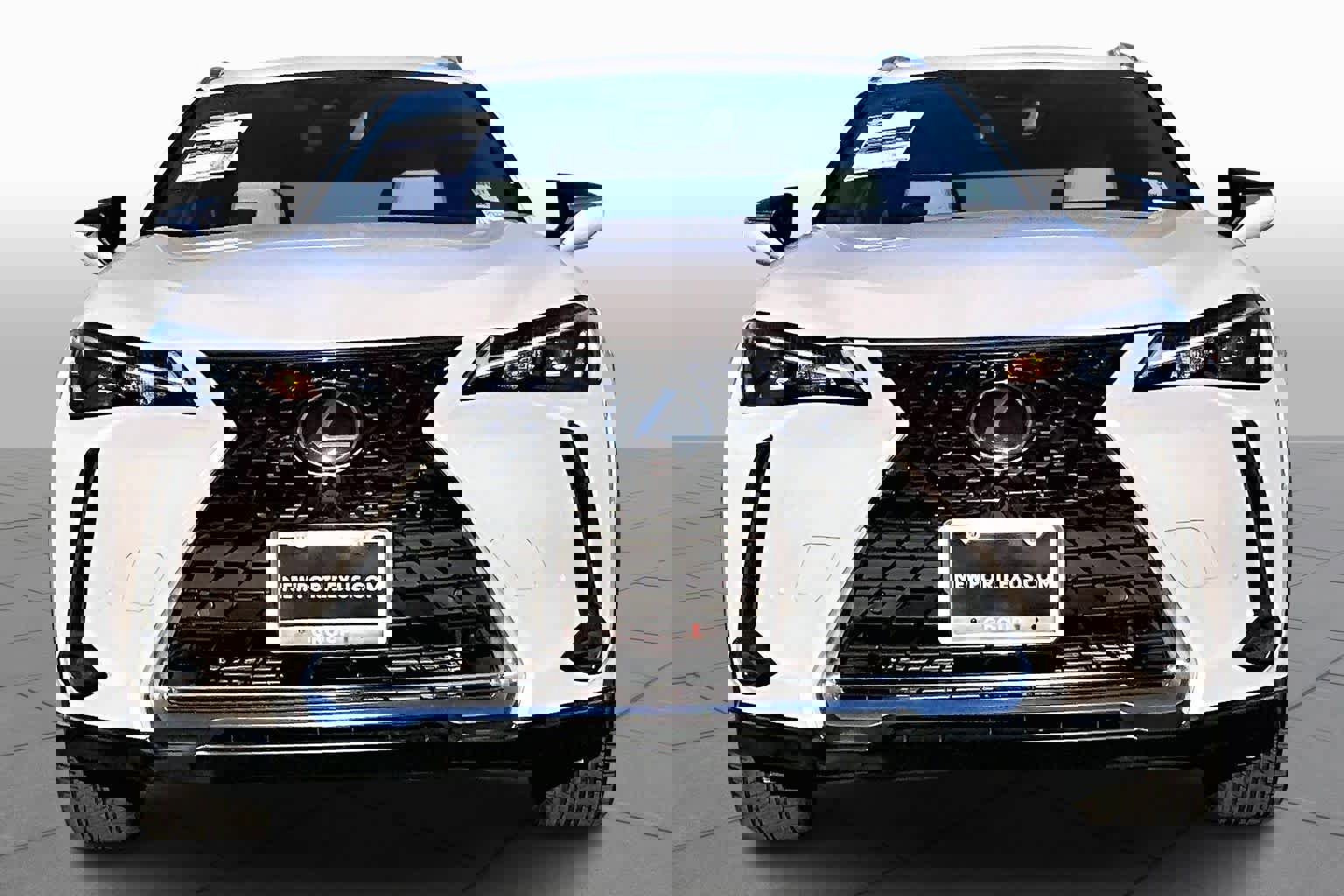 Used 2023 Lexus UX 250h FWD image 3