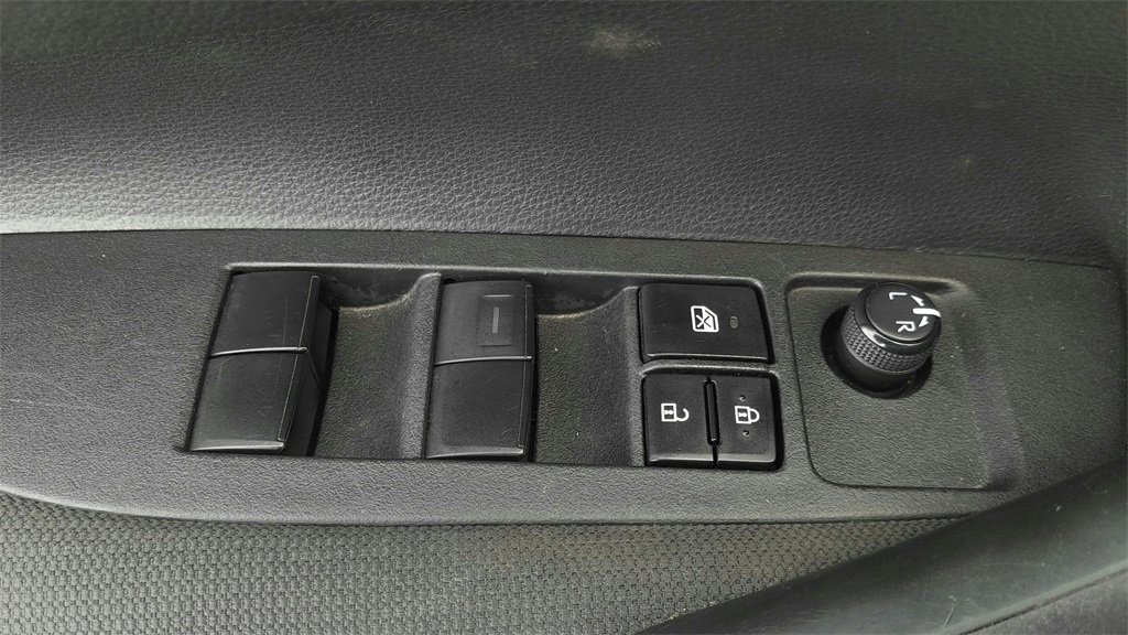 Used 2022 Toyota Corolla LE image 16