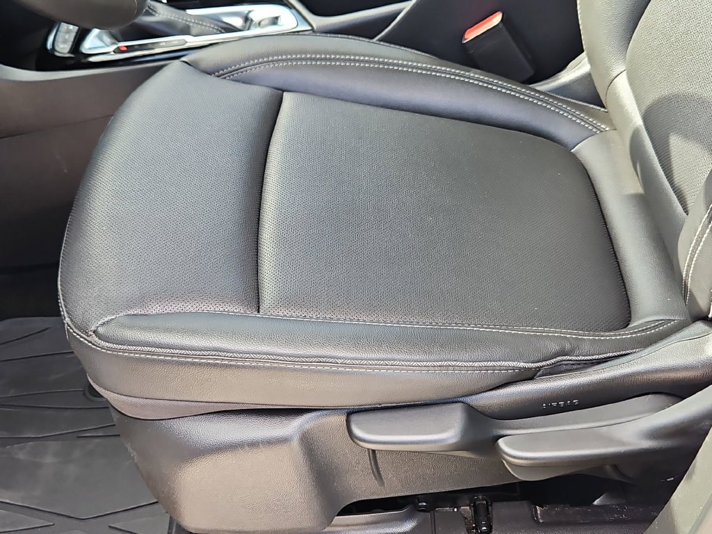 Used 2024 Buick Encore GX Sport Touring AWD/4WD image 14