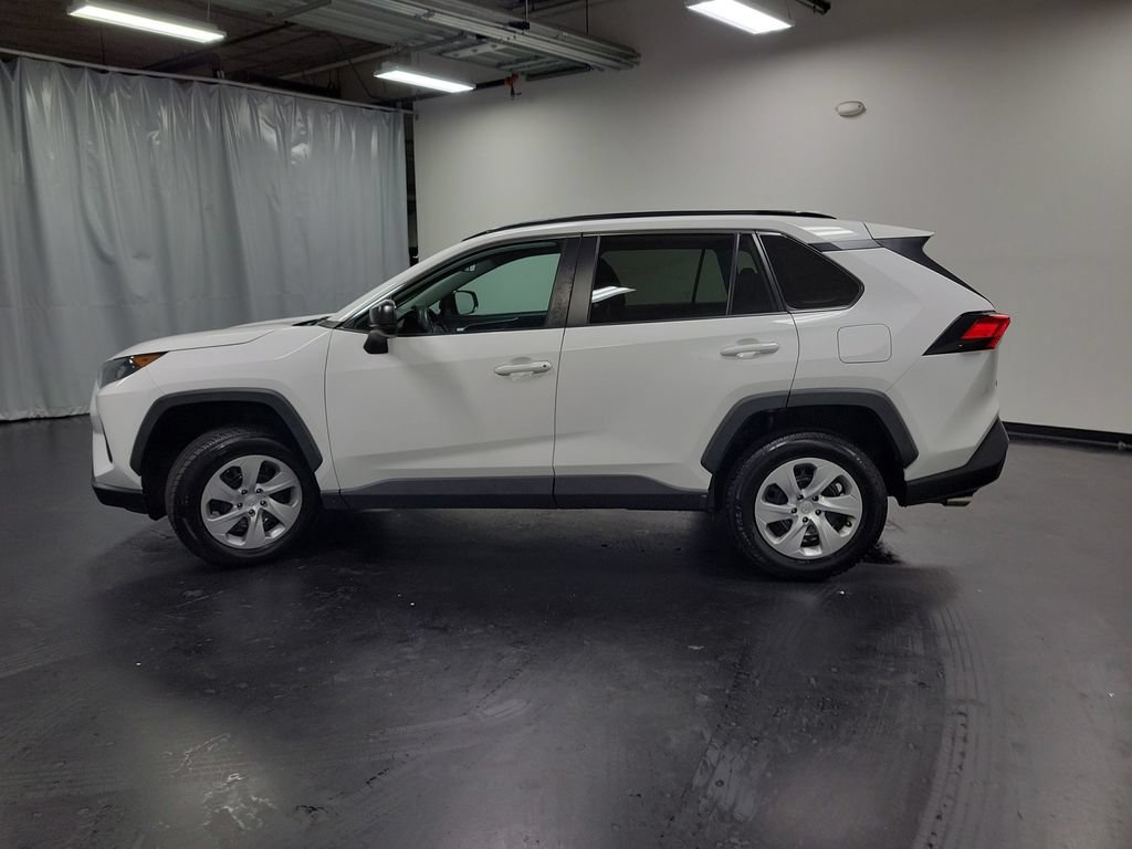 Used 2021 Toyota RAV4 LE AWD/4WD image 5