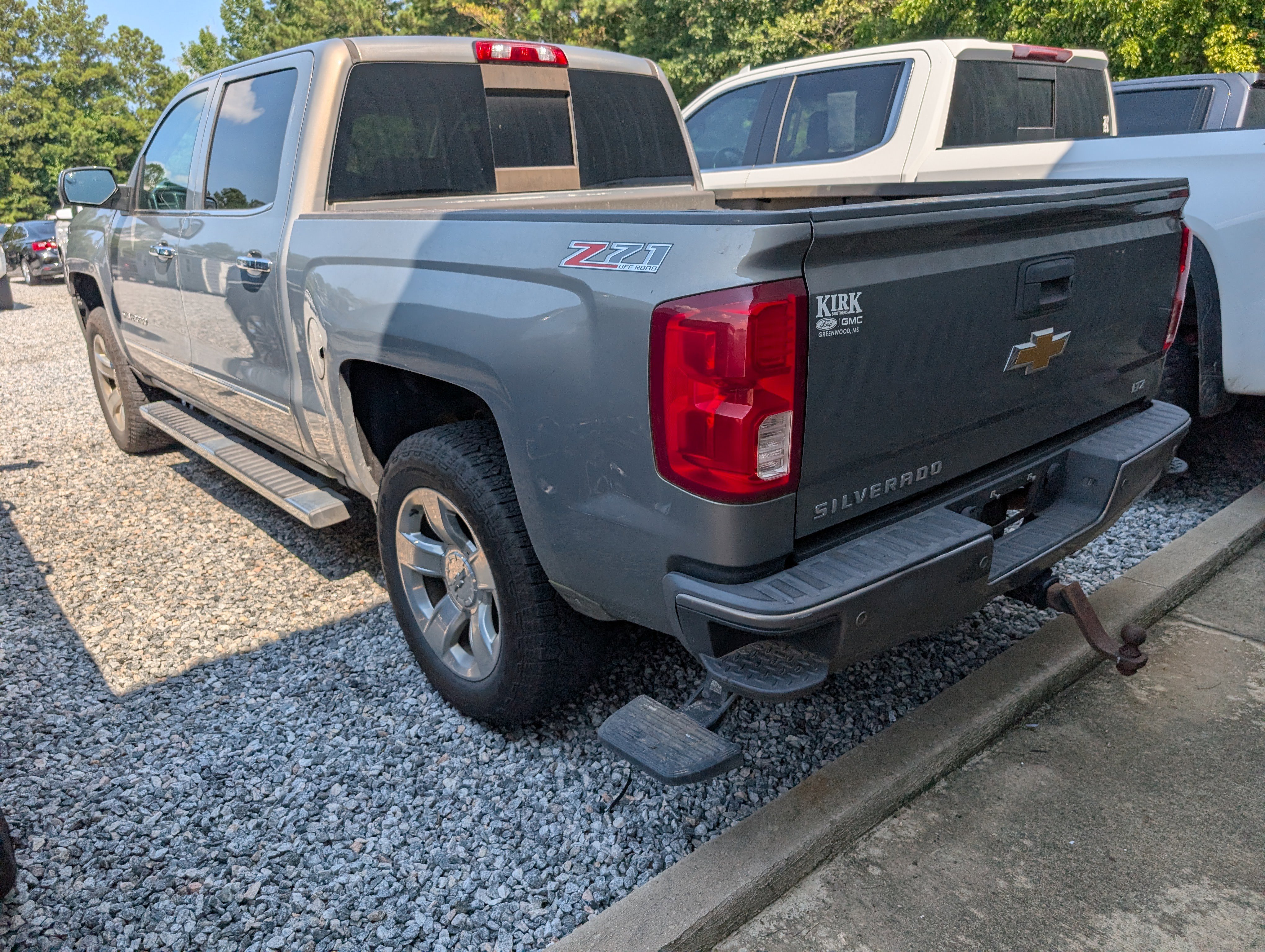 Used 2017 Chevrolet Silverado 1500 LTZ Z71 w/ LTZ Plus Package image 4