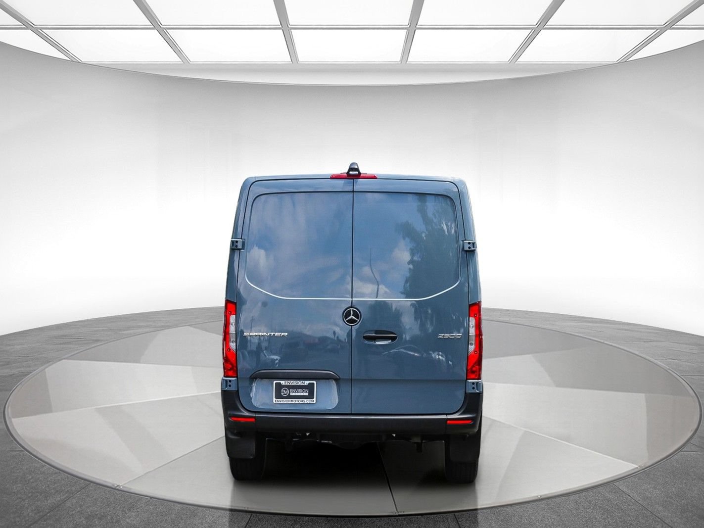 Used 2024 Mercedes-Benz Sprinter 2500 image 3