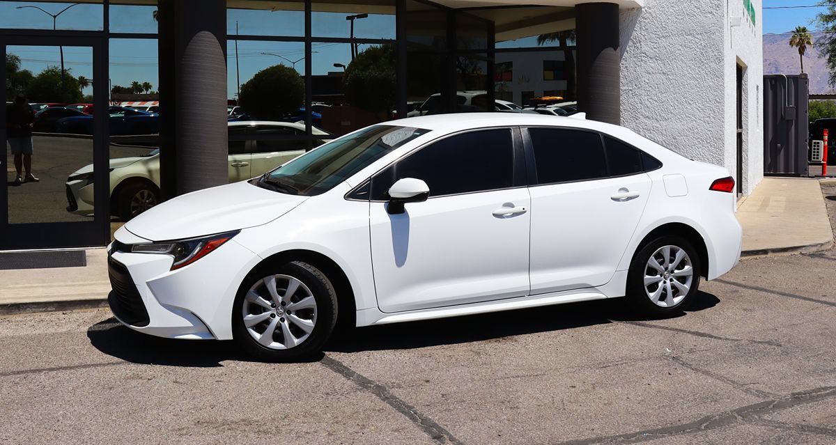 Used 2023 Toyota Corolla LE w/ Carpet Mat Package (TMS) FWD image 4