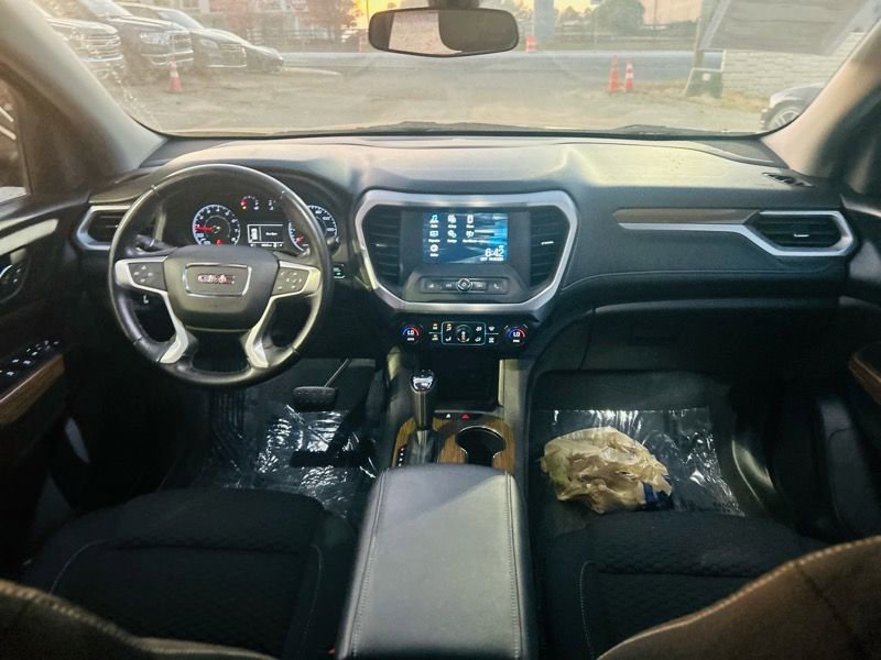 Used 2017 GMC Acadia SLE image 39