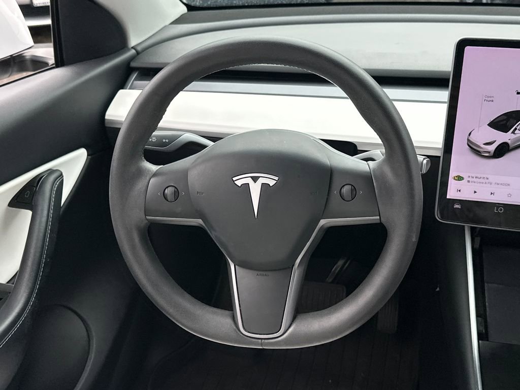 Used 2021 Tesla Model Y Long Range image 17