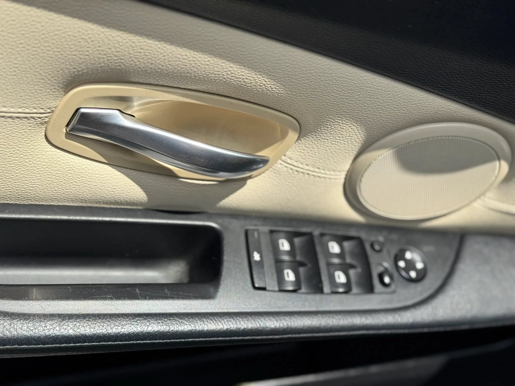 Used 2010 BMW 528i xDrive Sedan AWD/4WD image 9