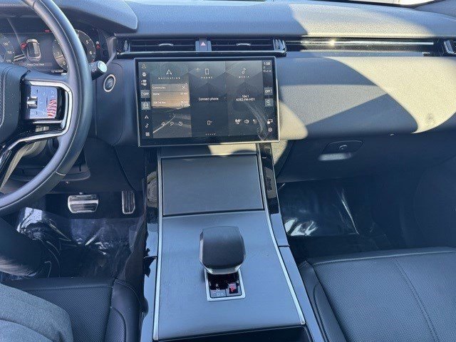 Used 2025 Land Rover Range Rover Velar Dynamic SE image 16