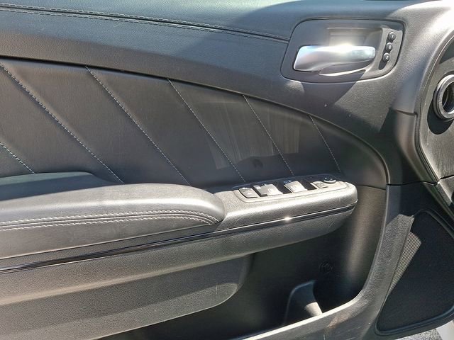 Used 2022 Dodge Charger R/T w/ Plus Group RWD image 15