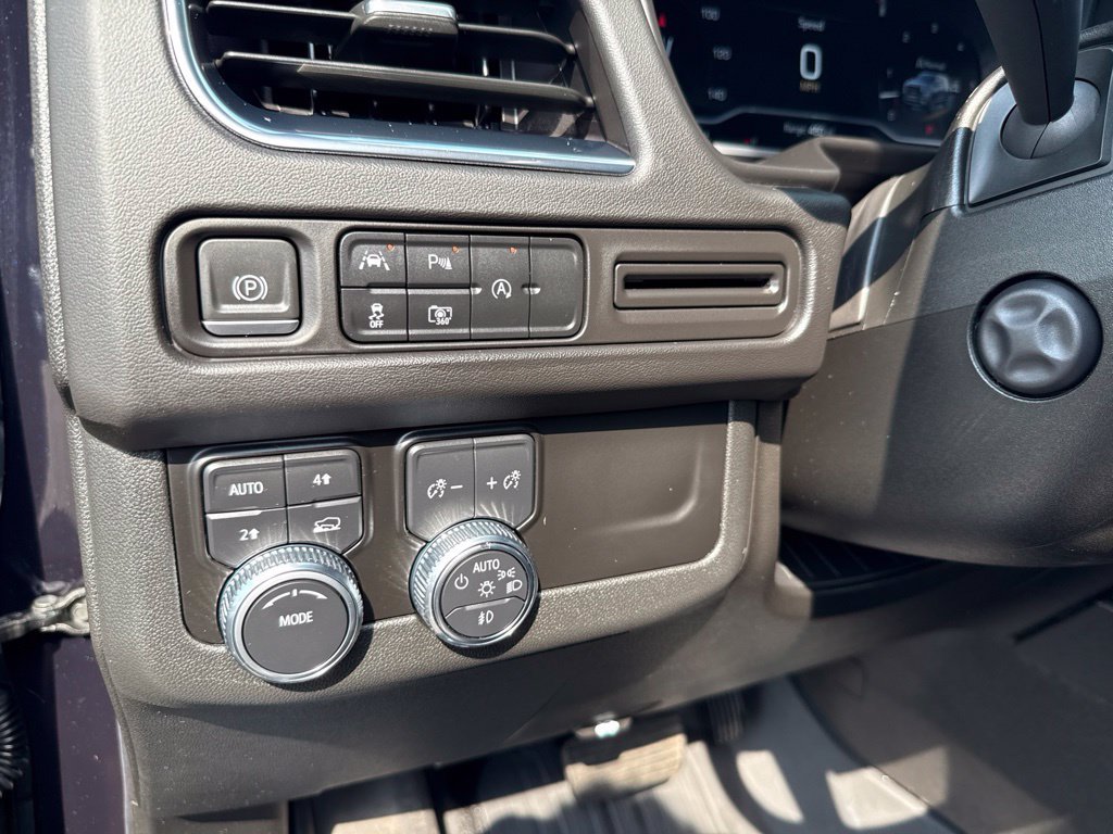 Used 2023 GMC Yukon SLT w/ SLT Premium Package AWD/4WD image 20