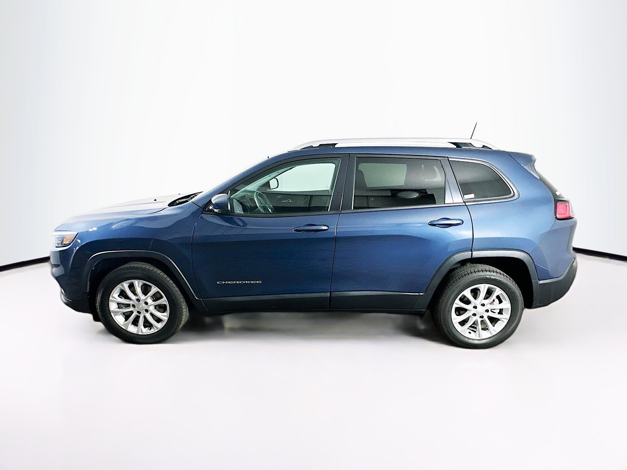 Used 2021 Jeep Cherokee Latitude image 4