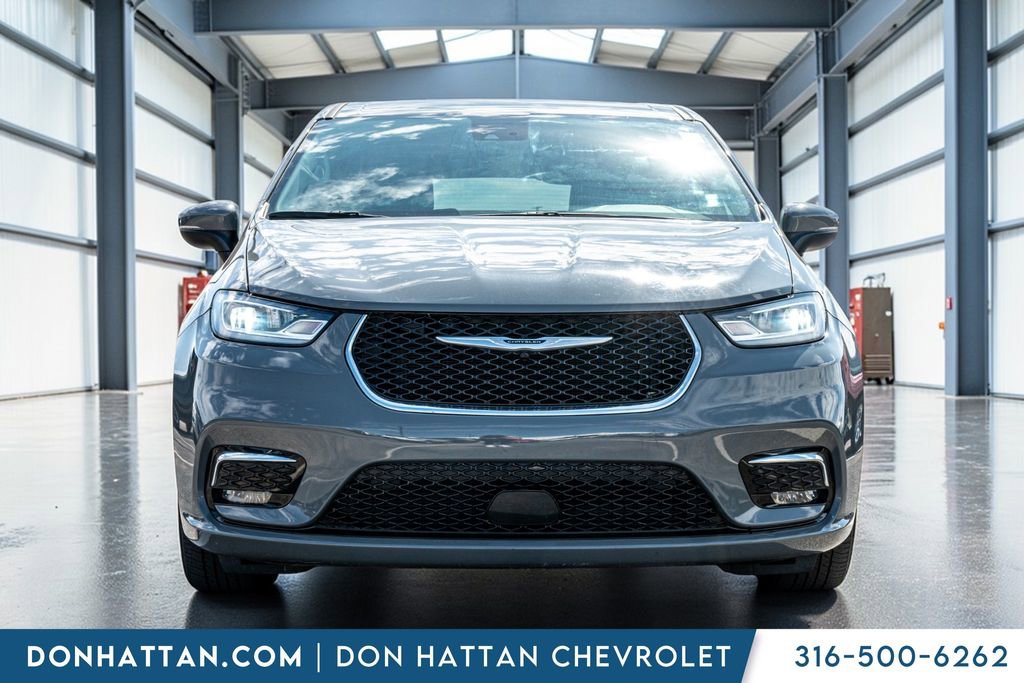 Used 2023 Chrysler Pacifica Touring-L image 38