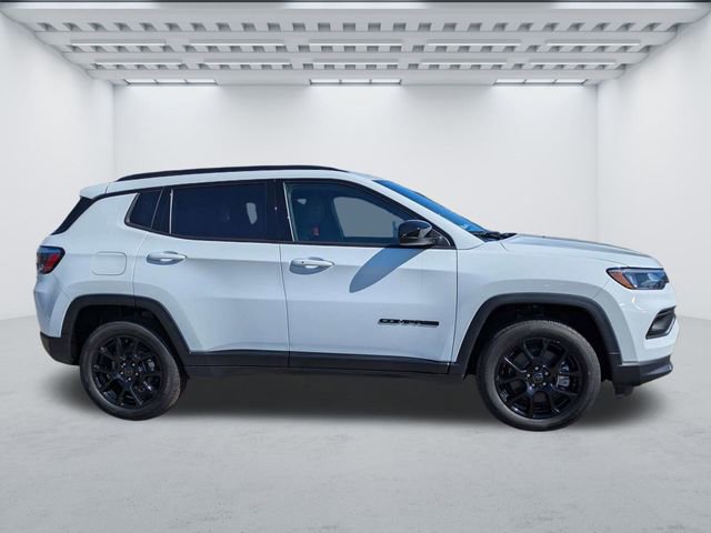 New 2026 Jeep Compass Latitude image 3