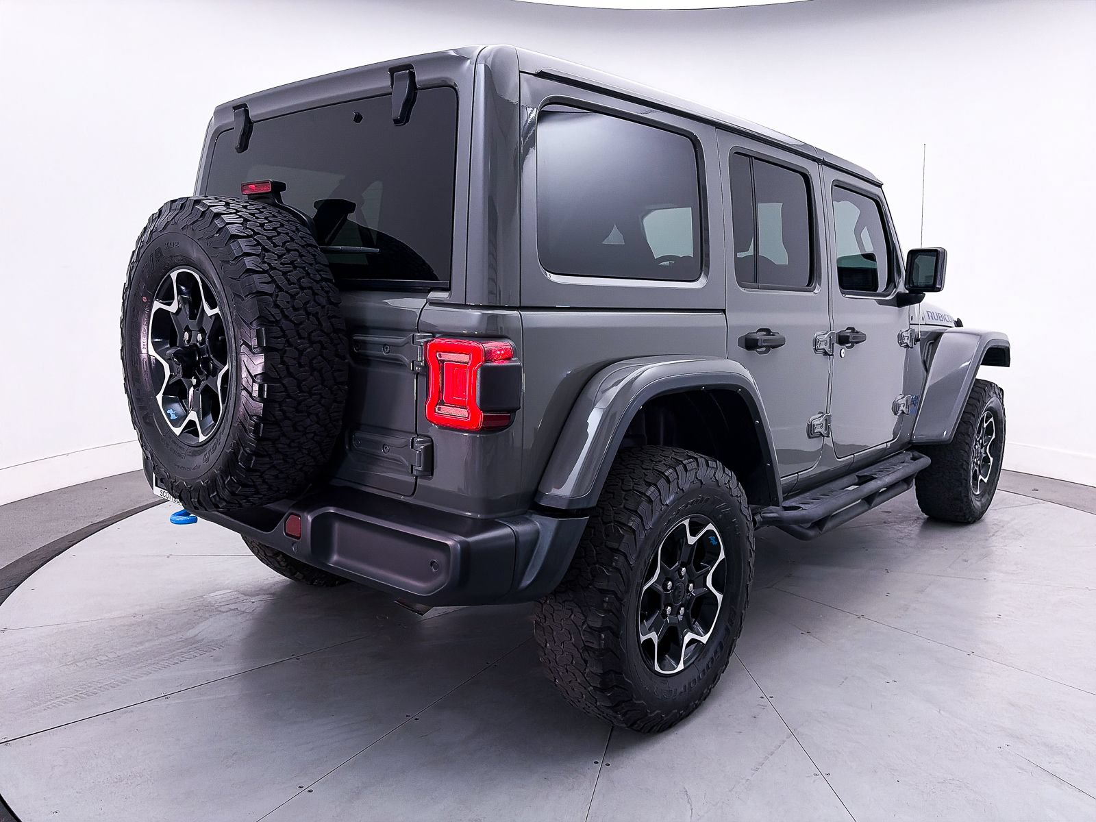 Used 2022 Jeep Wrangler Unlimited Rubicon 4xe w/ Safety Group AWD/4WD image 15