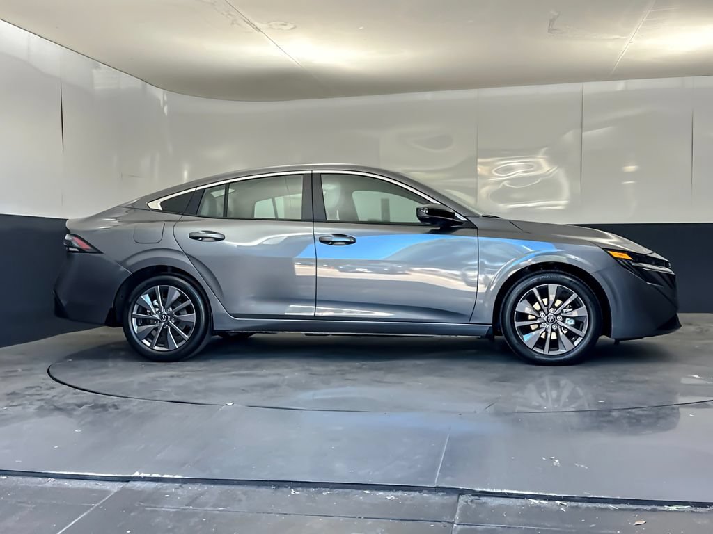New 2026 Nissan Sentra SL w/ Floor Mat Package FWD image 2