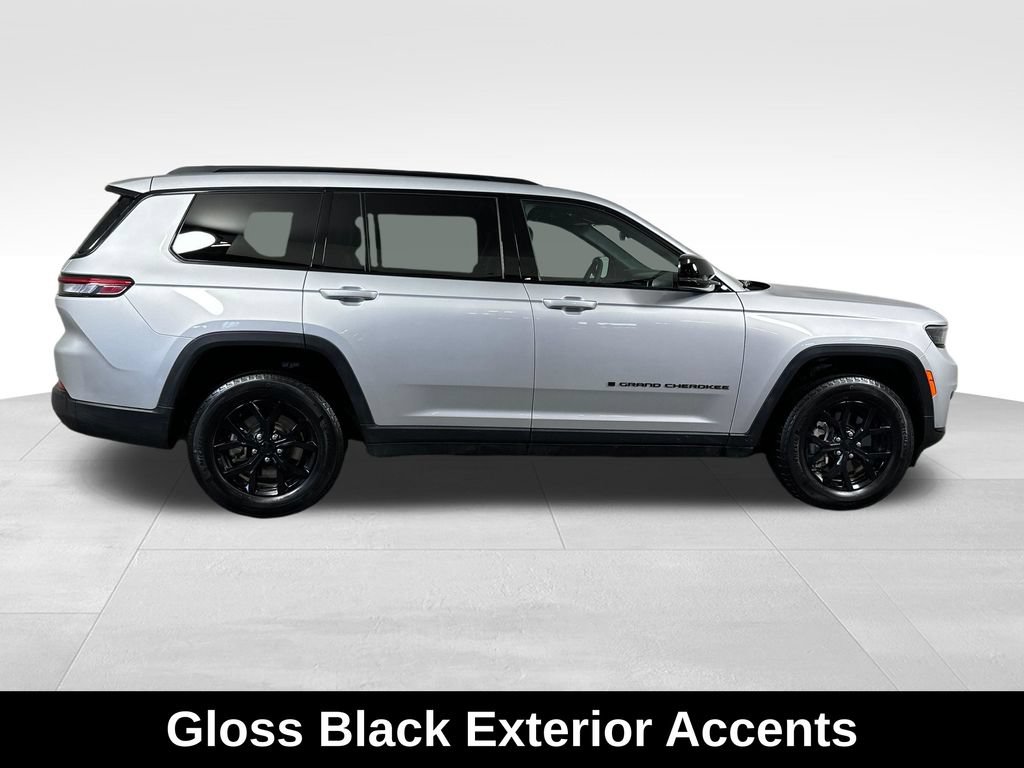 Used 2025 Jeep Grand Cherokee L Altitude AWD/4WD image 13