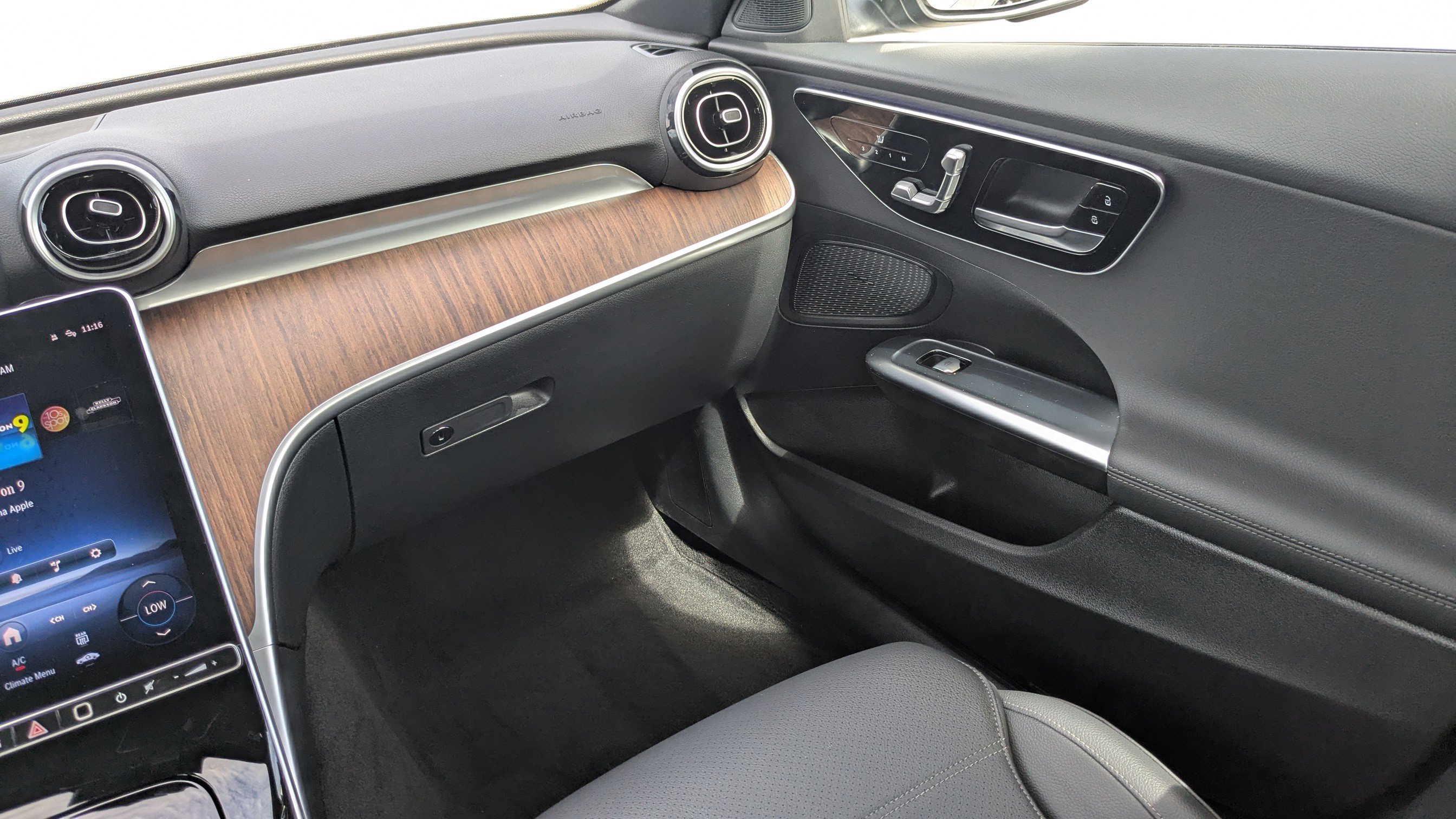 Used 2025 Mercedes-Benz C 300 4MATIC Sedan image 18