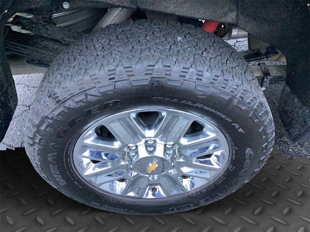 Used 2024 Chevrolet Silverado 3500 High Country w/ Technology Package image 24