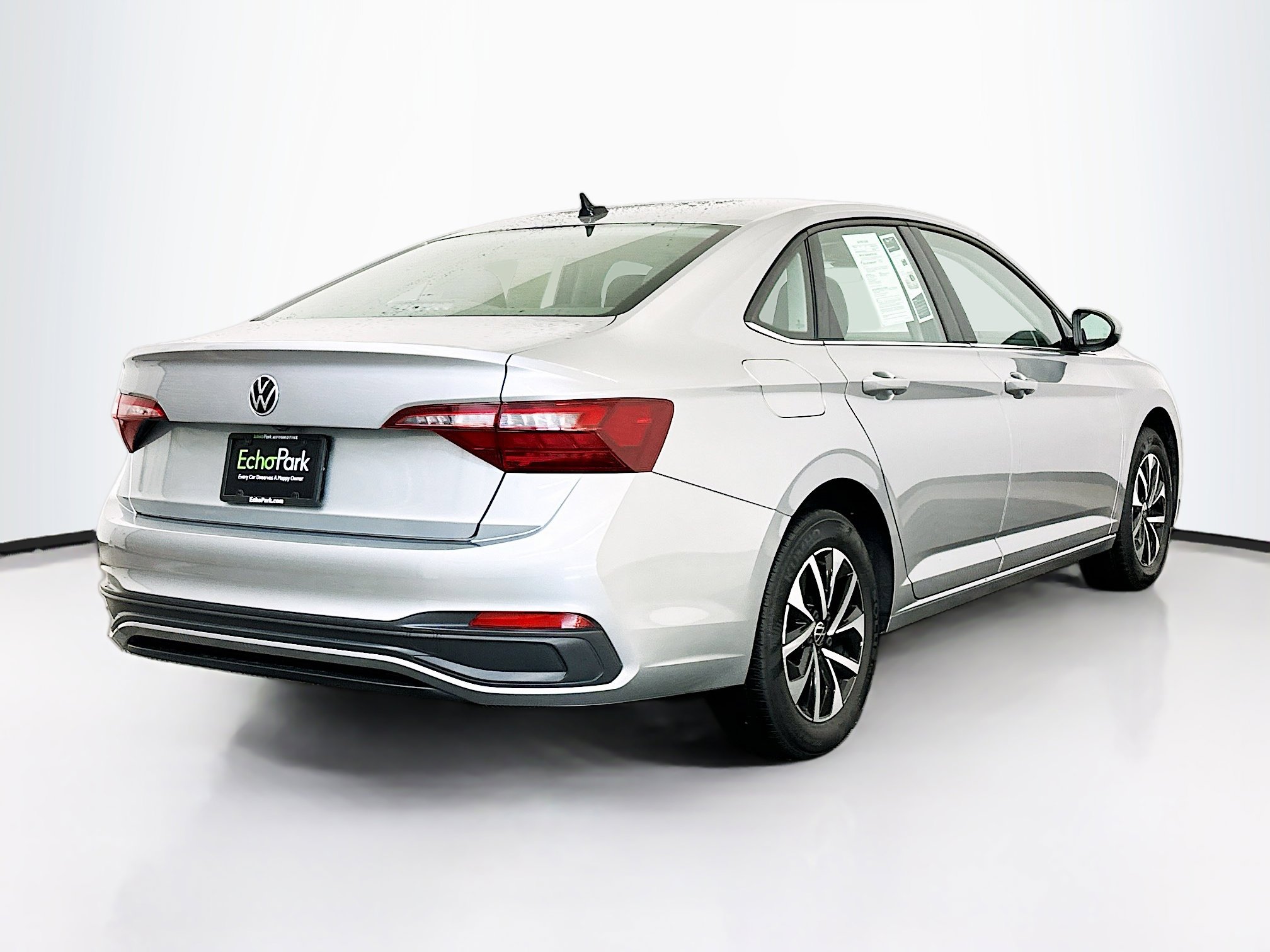Used 2024 Volkswagen Jetta S image 9