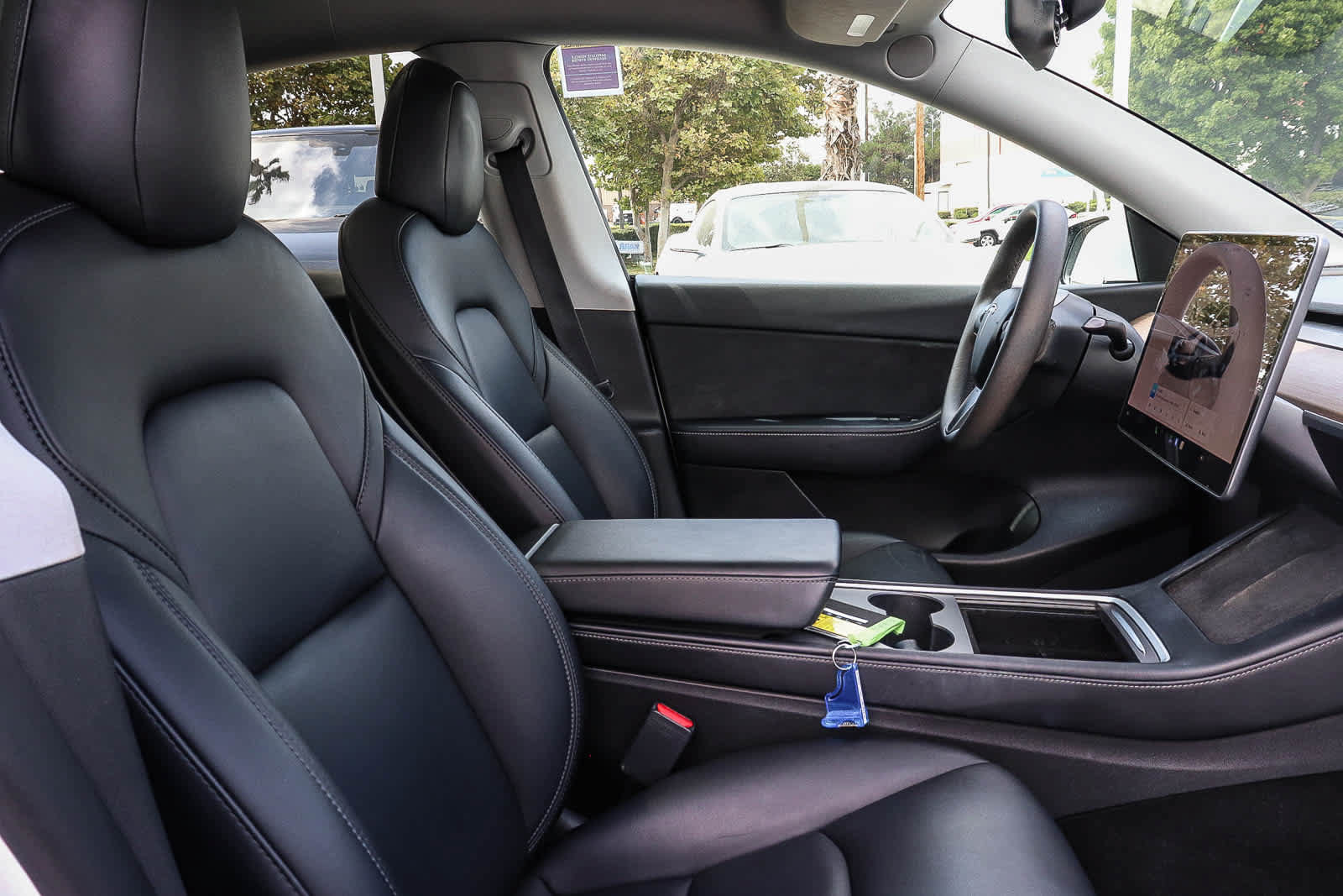 Used 2022 Tesla Model Y Long Range AWD/4WD image 21