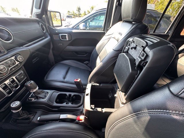 Used 2022 Jeep Wrangler Unlimited Sahara w/ Cold Weather Group AWD/4WD image 26