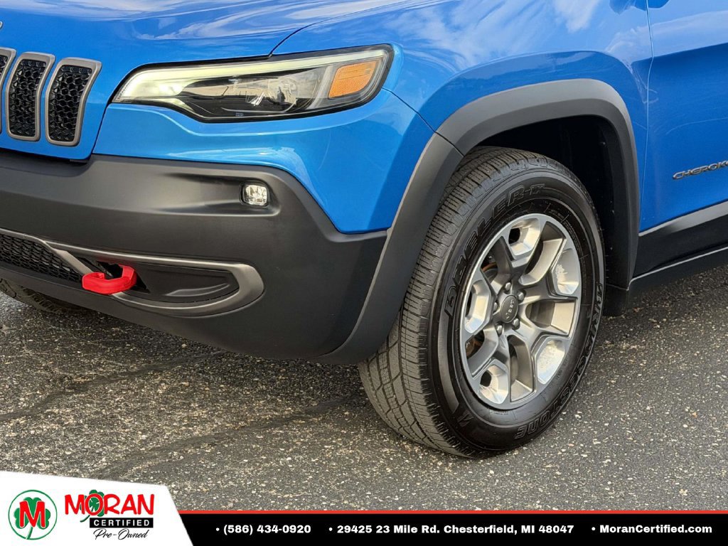 Used 2019 Jeep Cherokee Trailhawk w/ Cold Weather Group AWD/4WD image 8