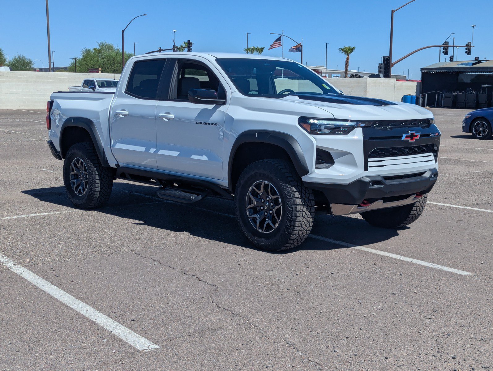 Certified 2025 Chevrolet Colorado ZR2 w/ Technology Package AWD/4WD image 7