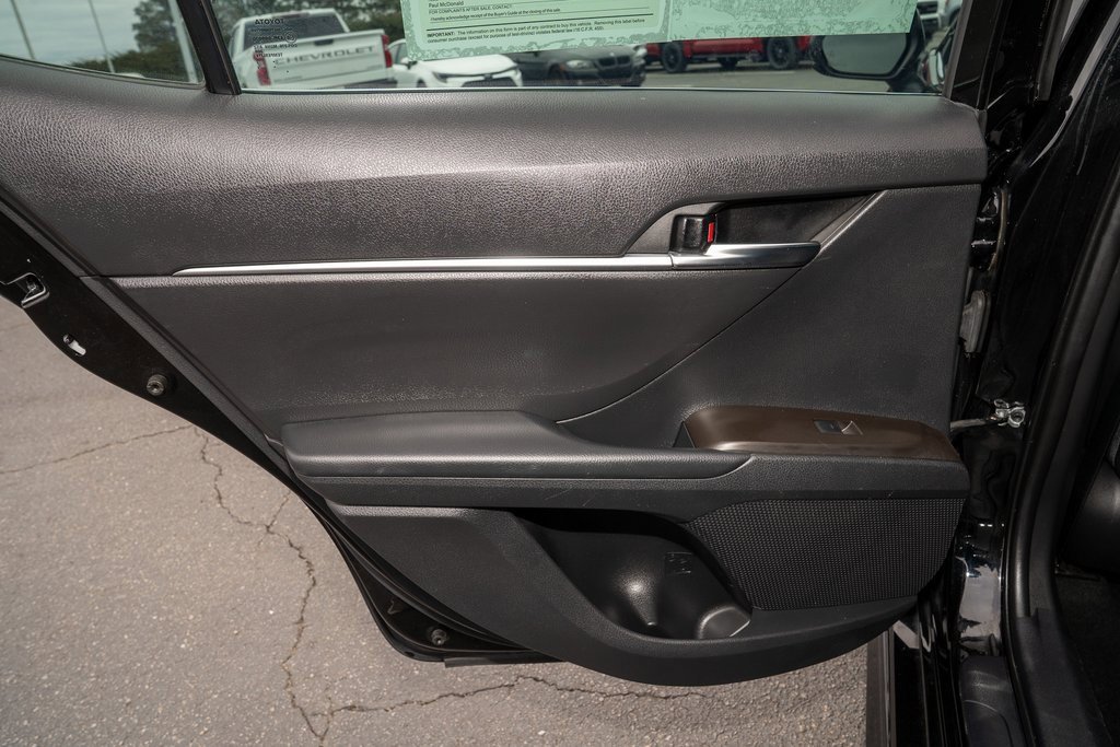 Used 2021 Toyota Camry SE image 8